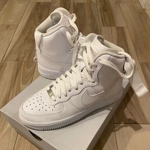 Authentic Women’s Air Force 1 Size 7-1/2